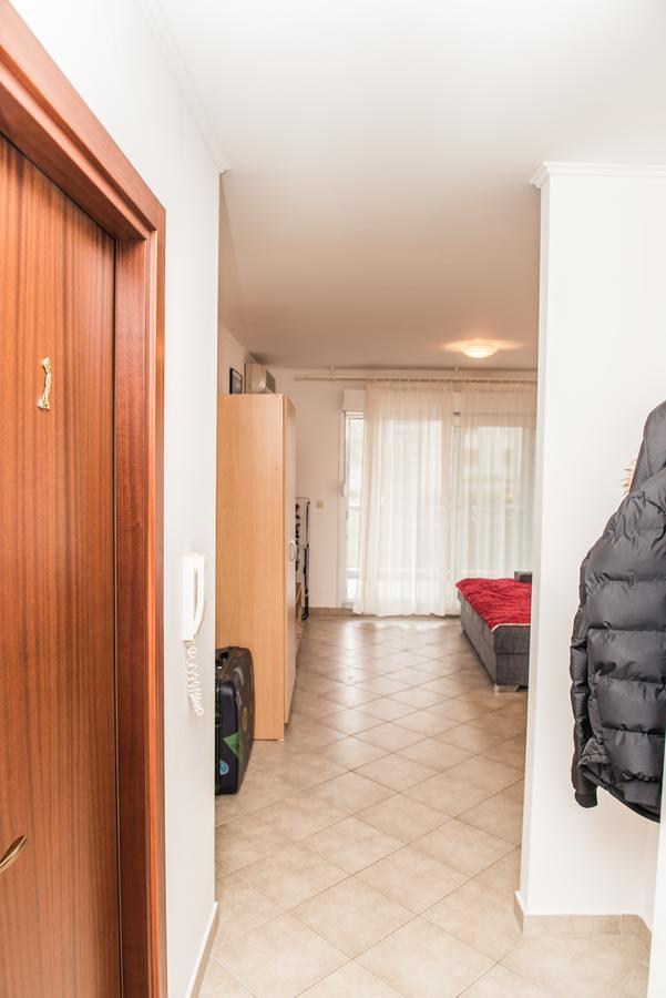 Studio Jere Near Sea Apartment Split Exterior photo